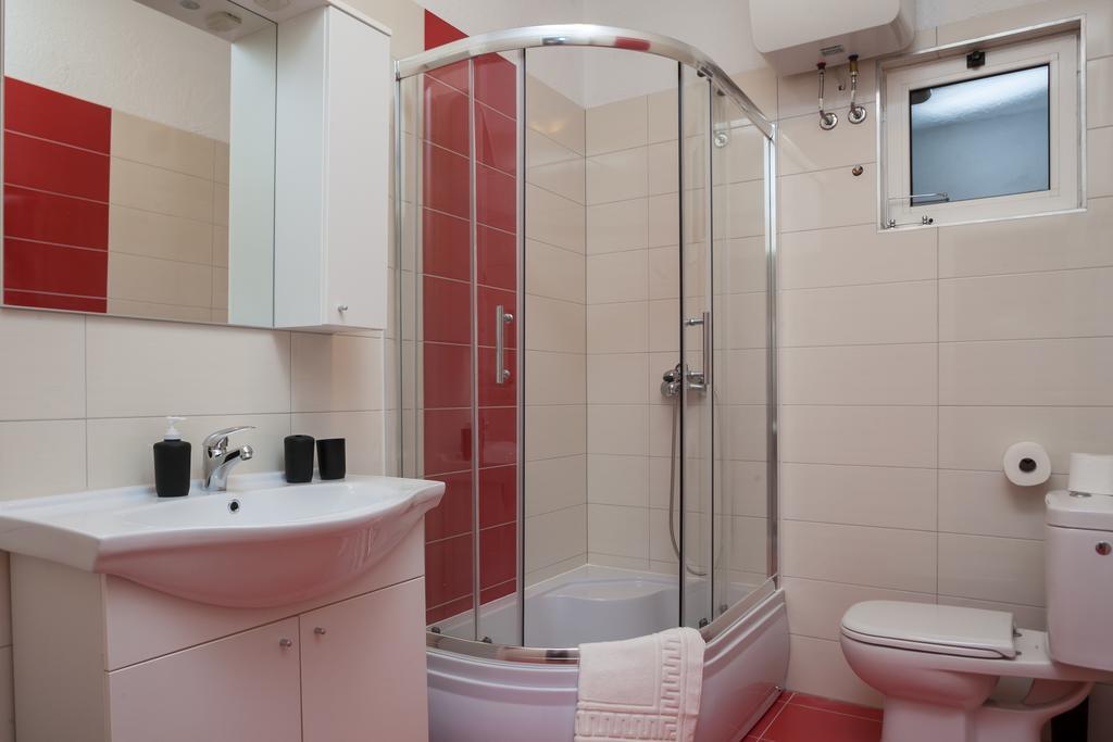 Apartments Fiona - Away From City Crowds Makarska Habitación foto
