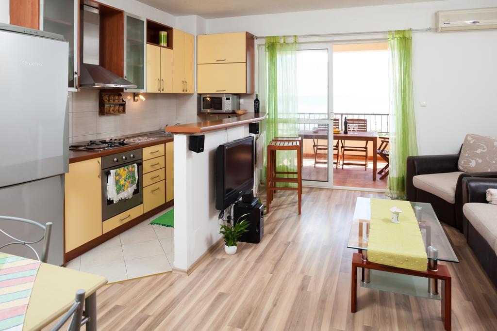 Apartments Fiona - Away From City Crowds Makarska Habitación foto